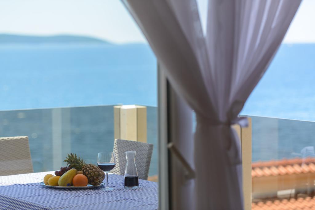 Apartments Villa Atlantis Trogir Exterior photo