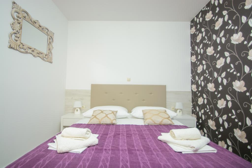 Apartments Villa Atlantis Trogir Exterior photo